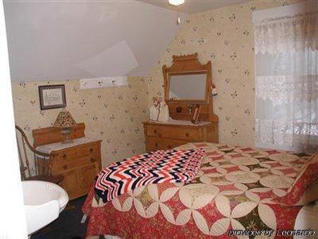 Rendezvous B And B Lowell Room photo
